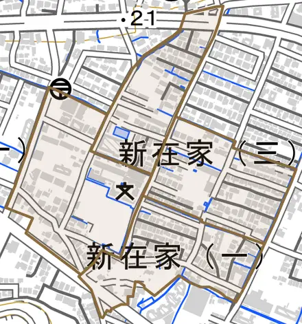新在家とその周辺の地図。町の範囲を重ねている