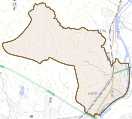 砥堀とその周辺の地図。町の範囲を重ねている