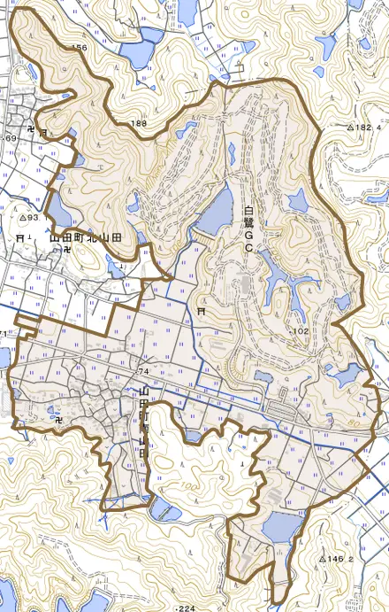 山田町南山田とその周辺の地図。町の範囲を重ねている