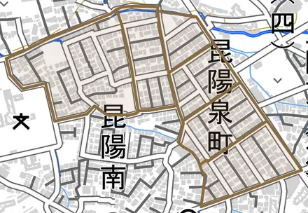 昆陽泉町とその周辺の地図。町の範囲を重ねている