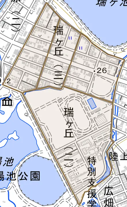 瑞ケ丘とその周辺の地図。町の範囲を重ねている