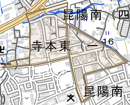 寺本東とその周辺の地図。町の範囲を重ねている