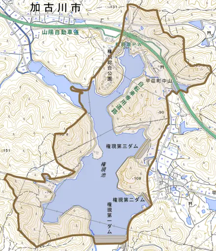 平荘町中山とその周辺の地図。町の範囲を重ねている