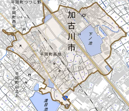平岡町高畑とその周辺の地図。町の範囲を重ねている