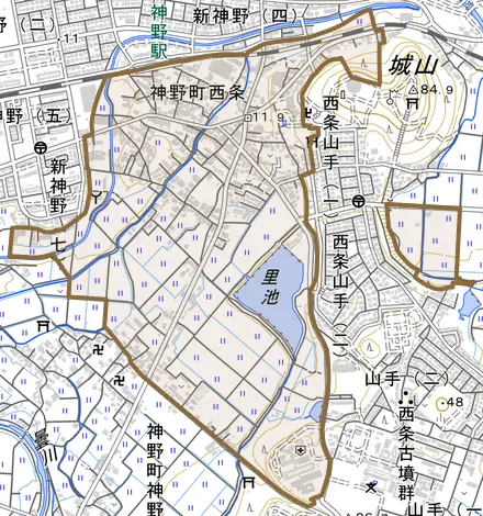 神野町西条とその周辺の地図。町の範囲を重ねている
