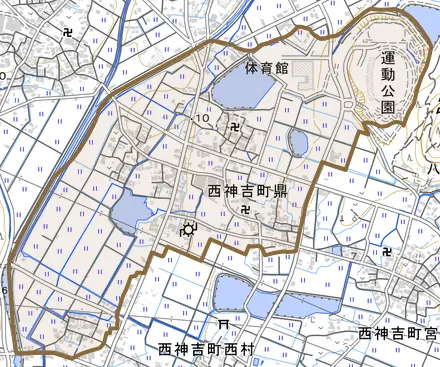 西神吉町鼎とその周辺の地図。町の範囲を重ねている