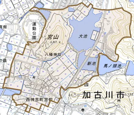 西神吉町宮前とその周辺の地図。町の範囲を重ねている