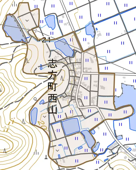 志方町西山とその周辺の地図。町の範囲を重ねている