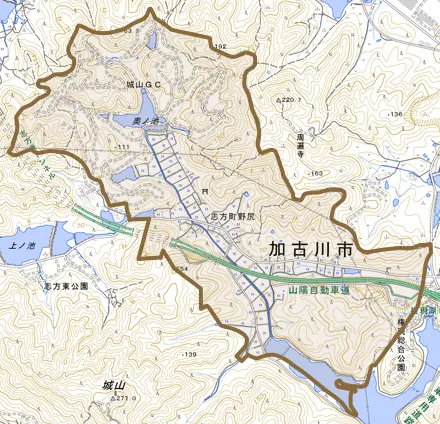 志方町野尻とその周辺の地図。町の範囲を重ねている