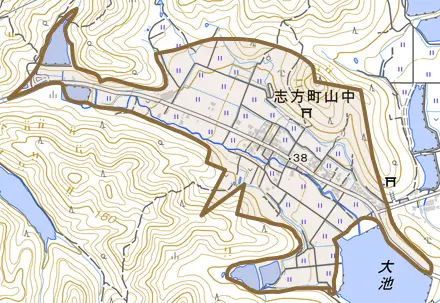 志方町山中とその周辺の地図。町の範囲を重ねている