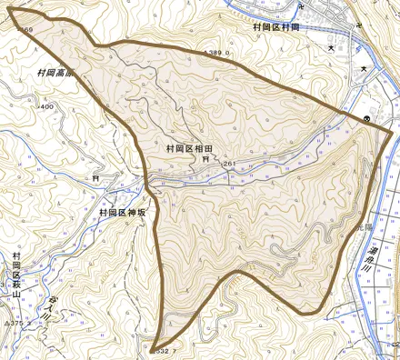 村岡区相田とその周辺の地図。町の範囲を重ねている