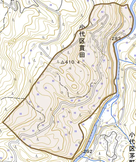 小代区貫田とその周辺の地図。町の範囲を重ねている