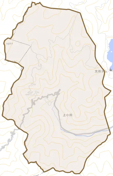 上小田とその周辺の地図。町の範囲を重ねている