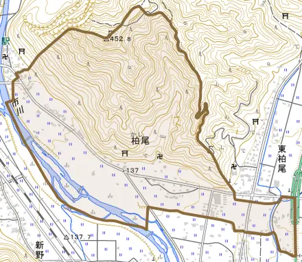 柏尾とその周辺の地図。町の範囲を重ねている