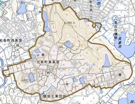 北条町東高室とその周辺の地図。町の範囲を重ねている