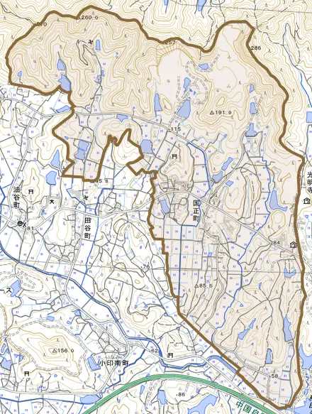 国正町とその周辺の地図。町の範囲を重ねている