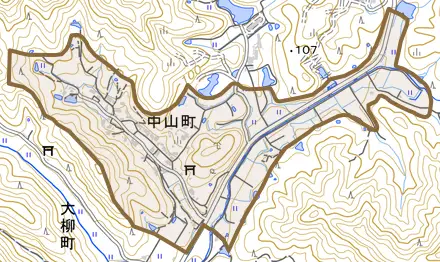 中山町とその周辺の地図。町の範囲を重ねている