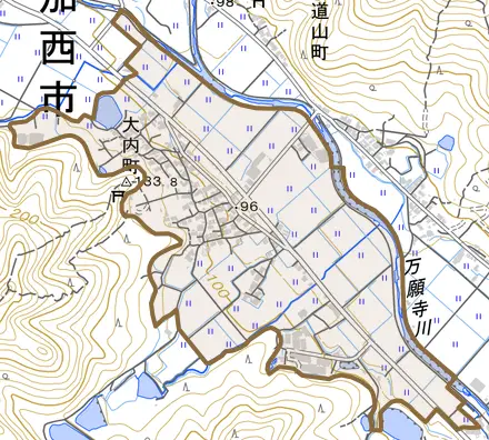 大内町とその周辺の地図。町の範囲を重ねている