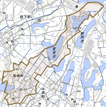 尾崎町とその周辺の地図。町の範囲を重ねている
