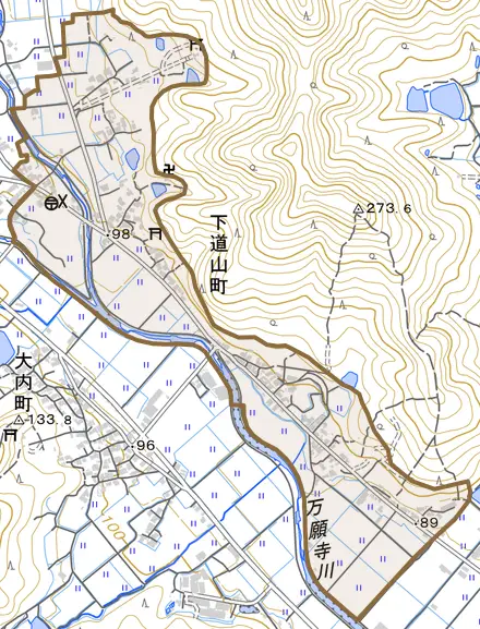 下道山町とその周辺の地図。町の範囲を重ねている