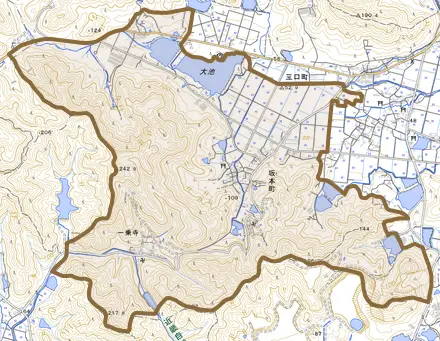 坂本町とその周辺の地図。町の範囲を重ねている
