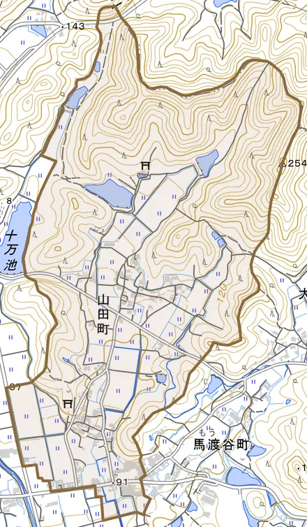 山田町とその周辺の地図。町の範囲を重ねている