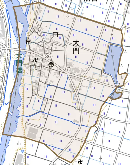 大門とその周辺の地図。町の範囲を重ねている