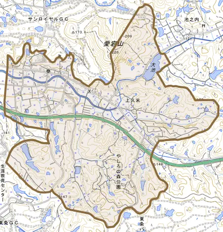 上久米とその周辺の地図。町の範囲を重ねている