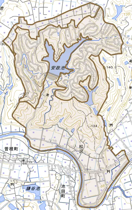 松沢とその周辺の地図。町の範囲を重ねている