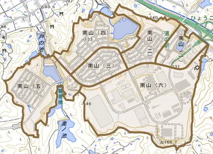 南山とその周辺の地図。町の範囲を重ねている