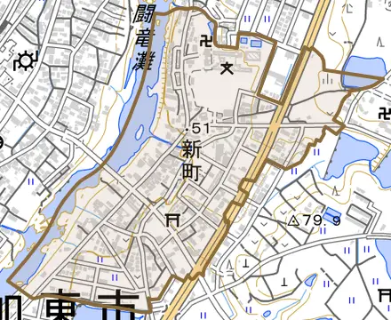 新町とその周辺の地図。町の範囲を重ねている