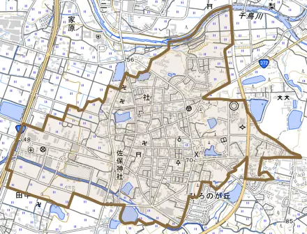 社とその周辺の地図。町の範囲を重ねている