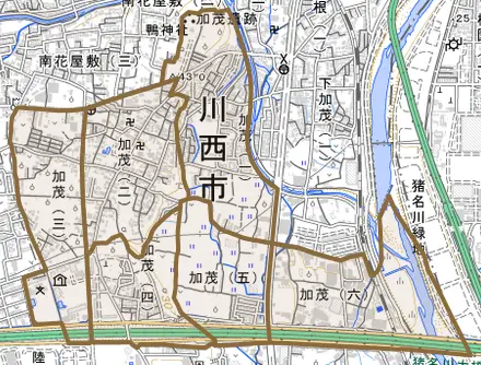 加茂とその周辺の地図。町の範囲を重ねている