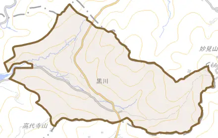 黒川とその周辺の地図。町の範囲を重ねている
