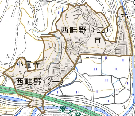 西畦野とその周辺の地図。町の範囲を重ねている