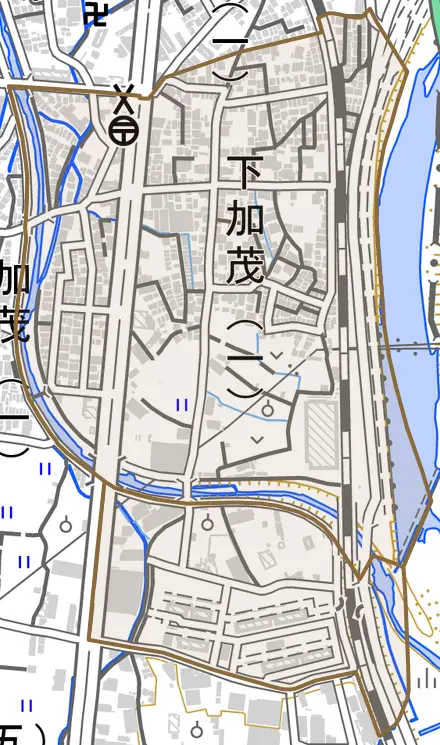 下加茂とその周辺の地図。町の範囲を重ねている