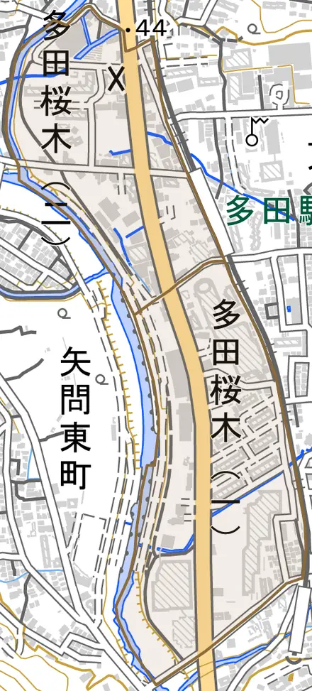 多田桜木とその周辺の地図。町の範囲を重ねている