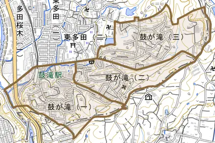 鼓が滝とその周辺の地図。町の範囲を重ねている