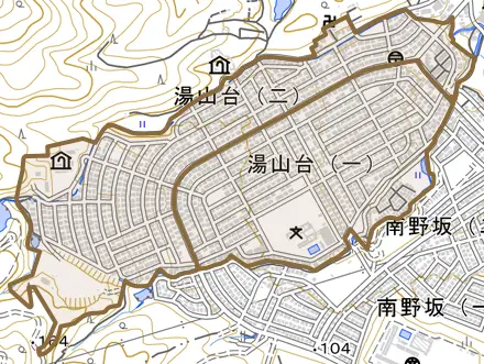 湯山台とその周辺の地図。町の範囲を重ねている