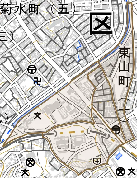 東山町とその周辺の地図。町の範囲を重ねている
