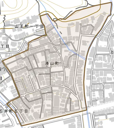 湊山町とその周辺の地図。町の範囲を重ねている