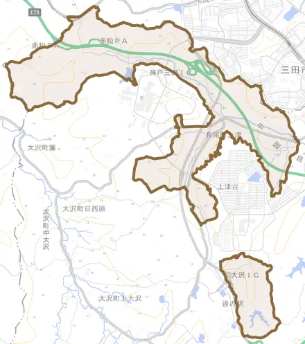 長尾町上津とその周辺の地図。町の範囲を重ねている
