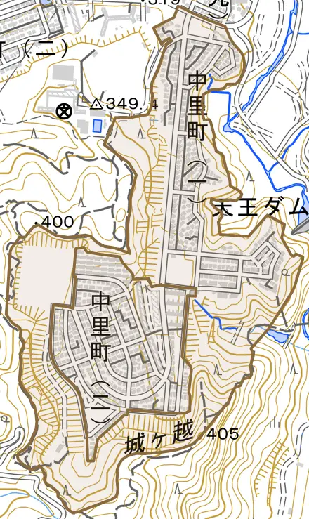 中里町とその周辺の地図。町の範囲を重ねている
