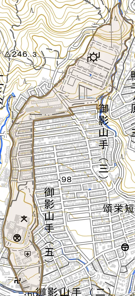 土山町とその周辺の地図。町の範囲を重ねている