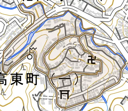 高東町とその周辺の地図。町の範囲を重ねている