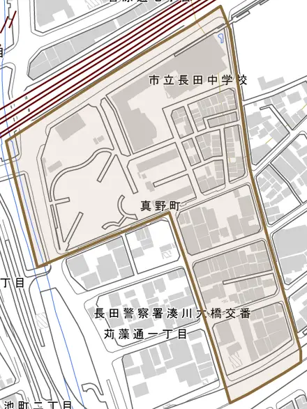 真野町とその周辺の地図。町の範囲を重ねている