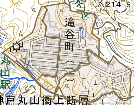 滝谷町とその周辺の地図。町の範囲を重ねている
