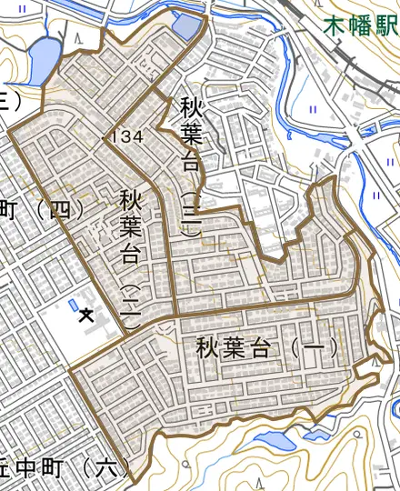 秋葉台とその周辺の地図。町の範囲を重ねている