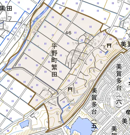 平野町繁田とその周辺の地図。町の範囲を重ねている