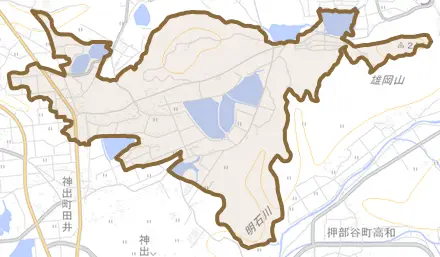 神出町東とその周辺の地図。町の範囲を重ねている